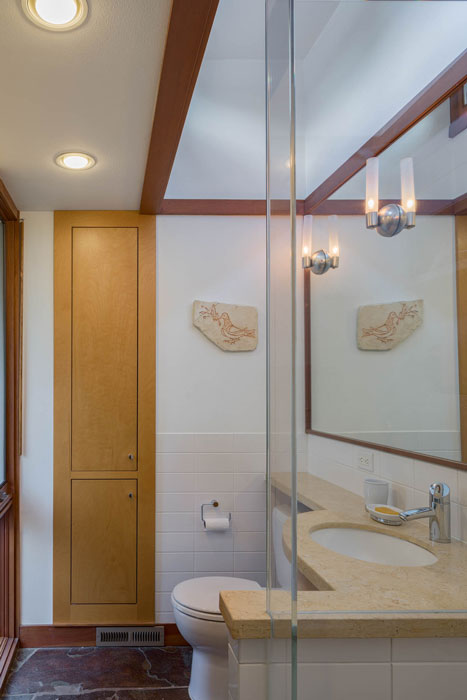 Frank Lloyd Wright inspired home Seattle - bathroom